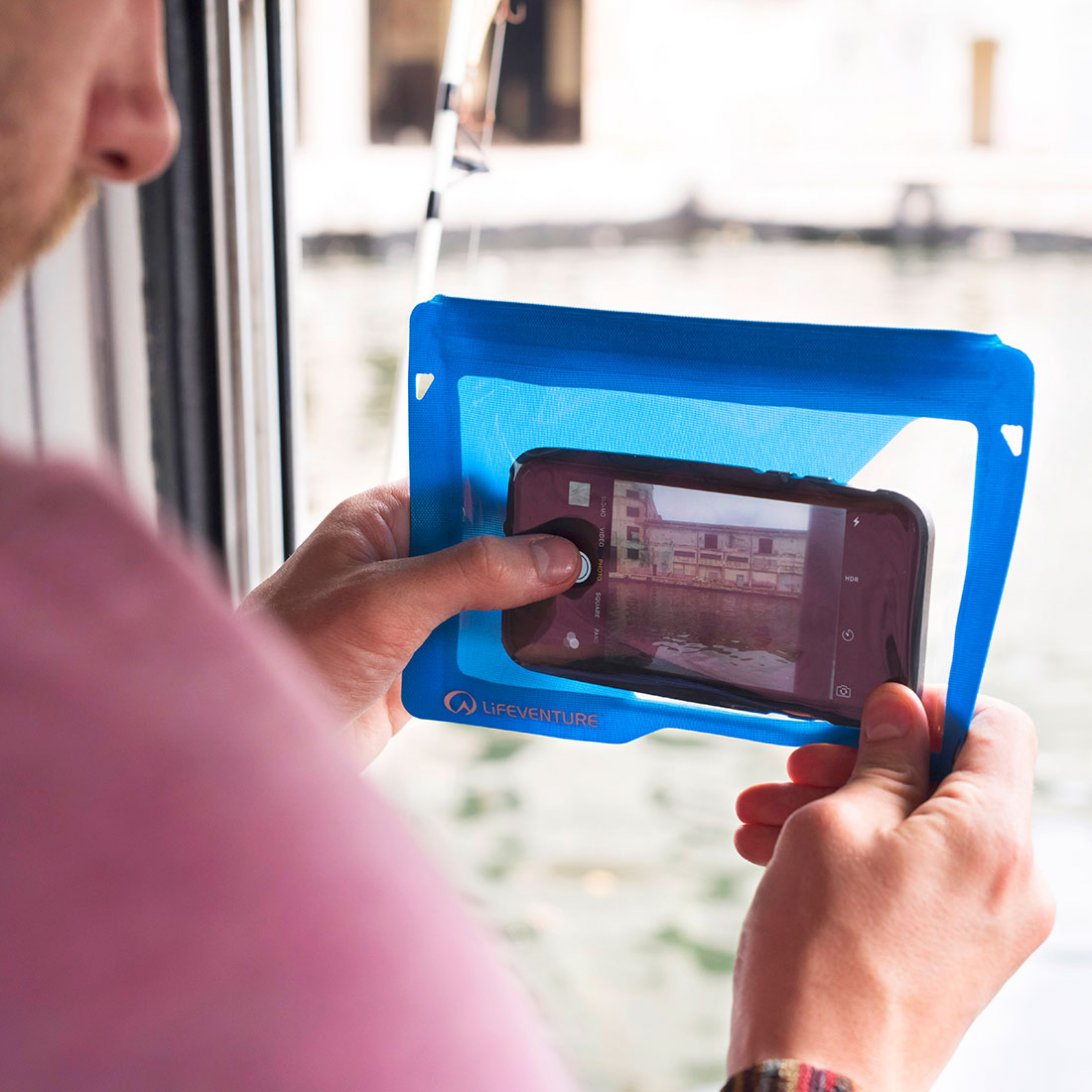 Waterproof Phone Pouch Plus simple Lifemarque
